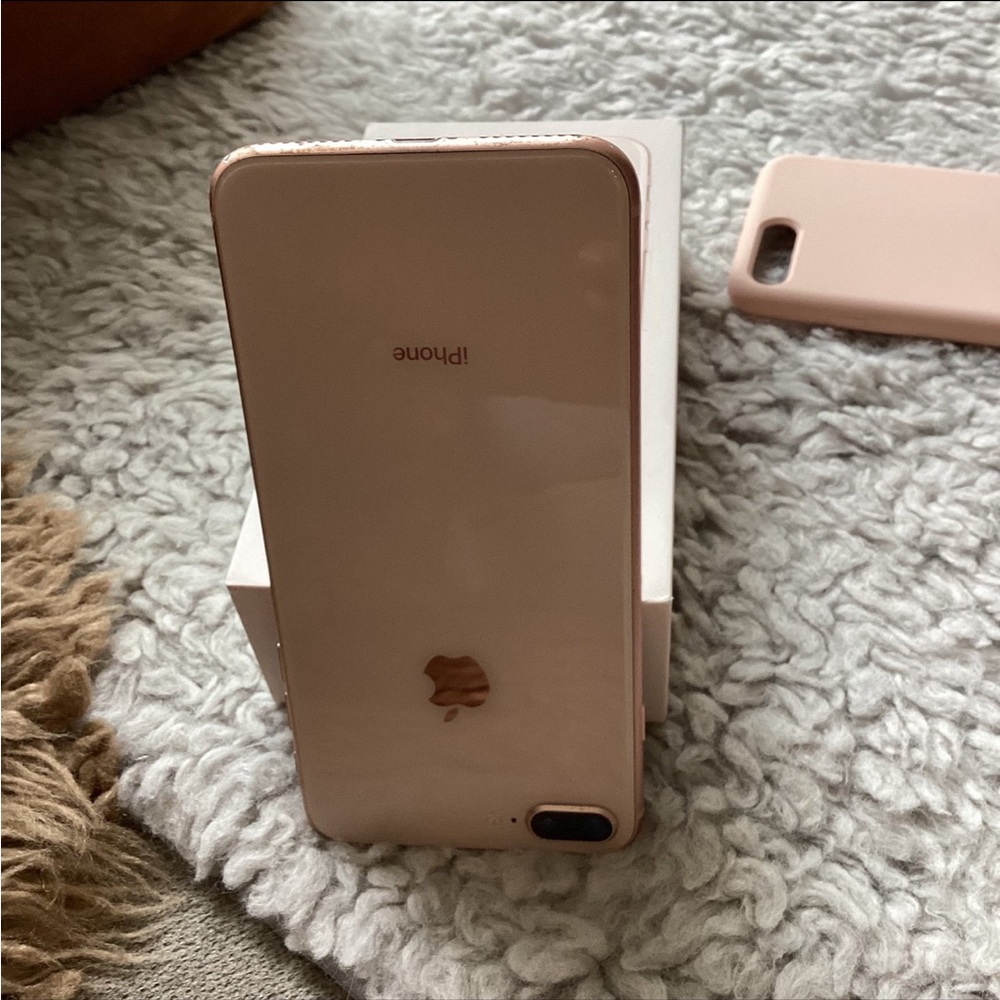 Apple iPhone 8 Plus Unlocked to all Carriers Excellent Condition - Picture 9 of 11